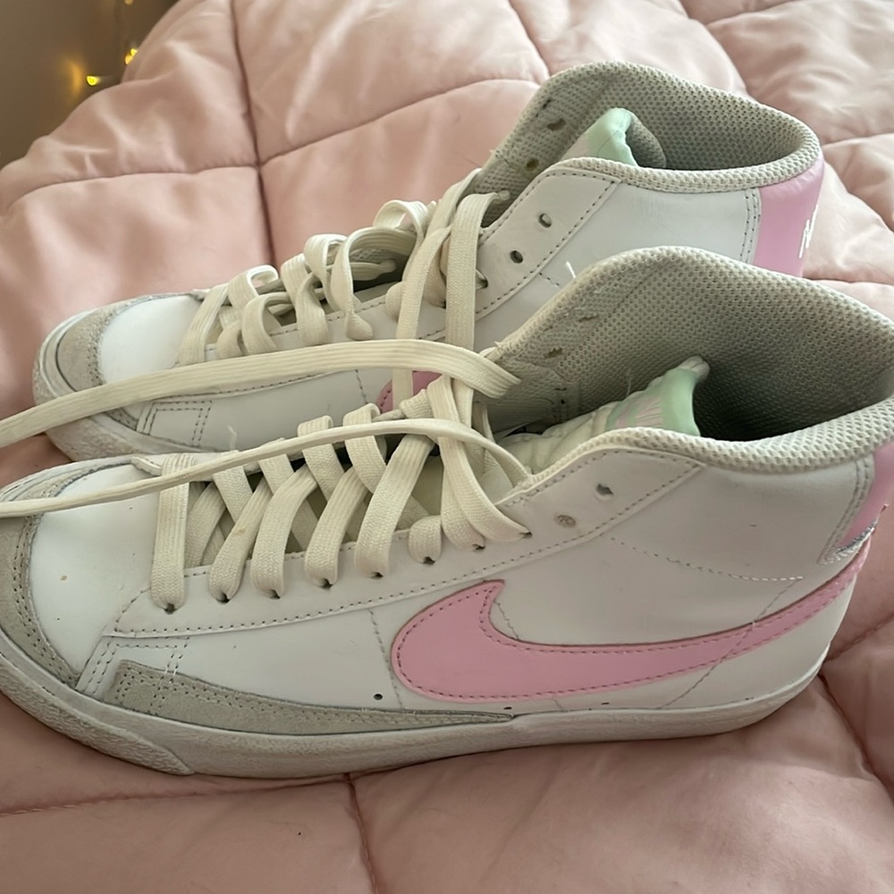 Girls Nike high tops